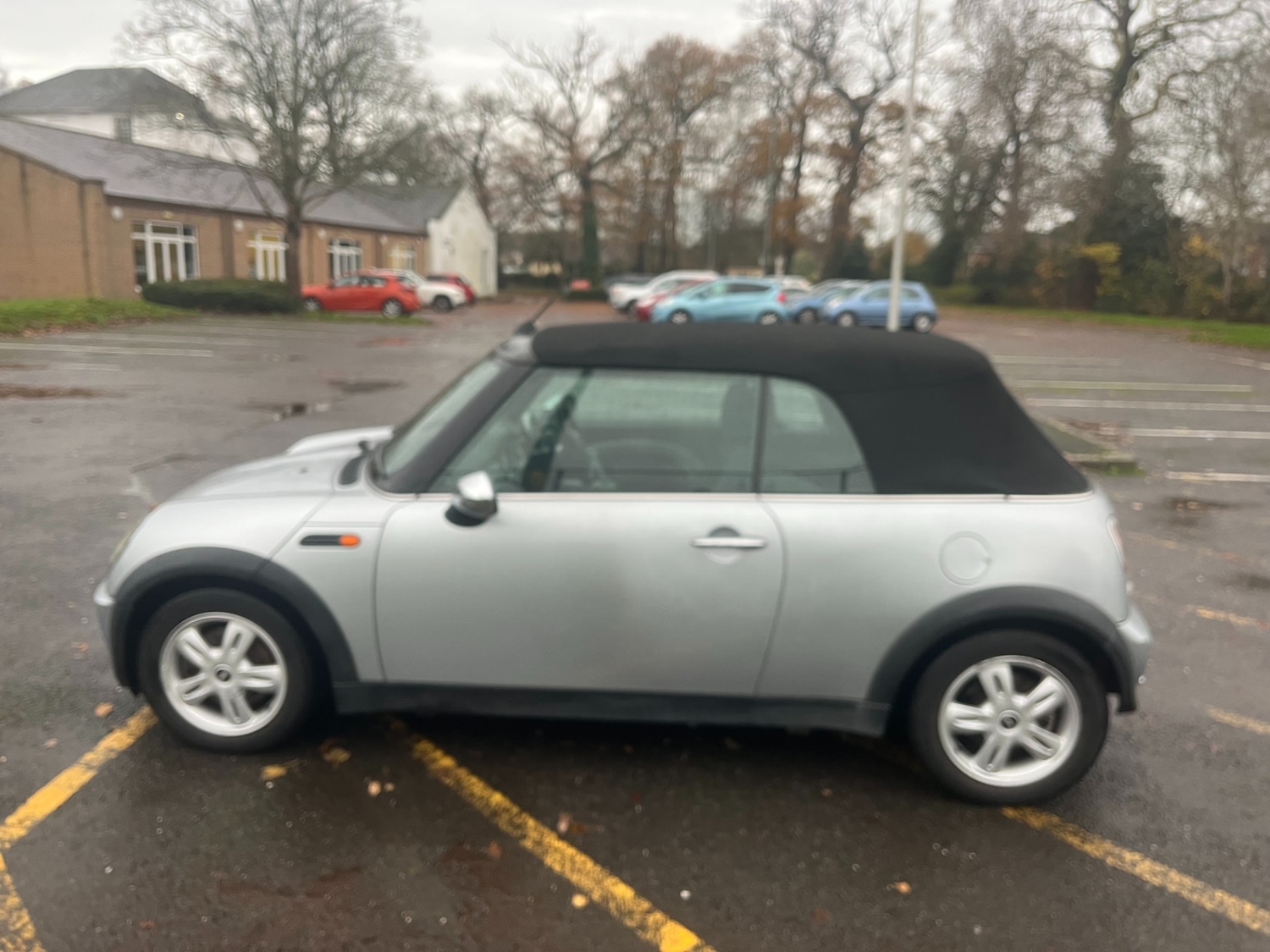 Used MINI Convertible 2004 for sale - 76877411: Photo 5