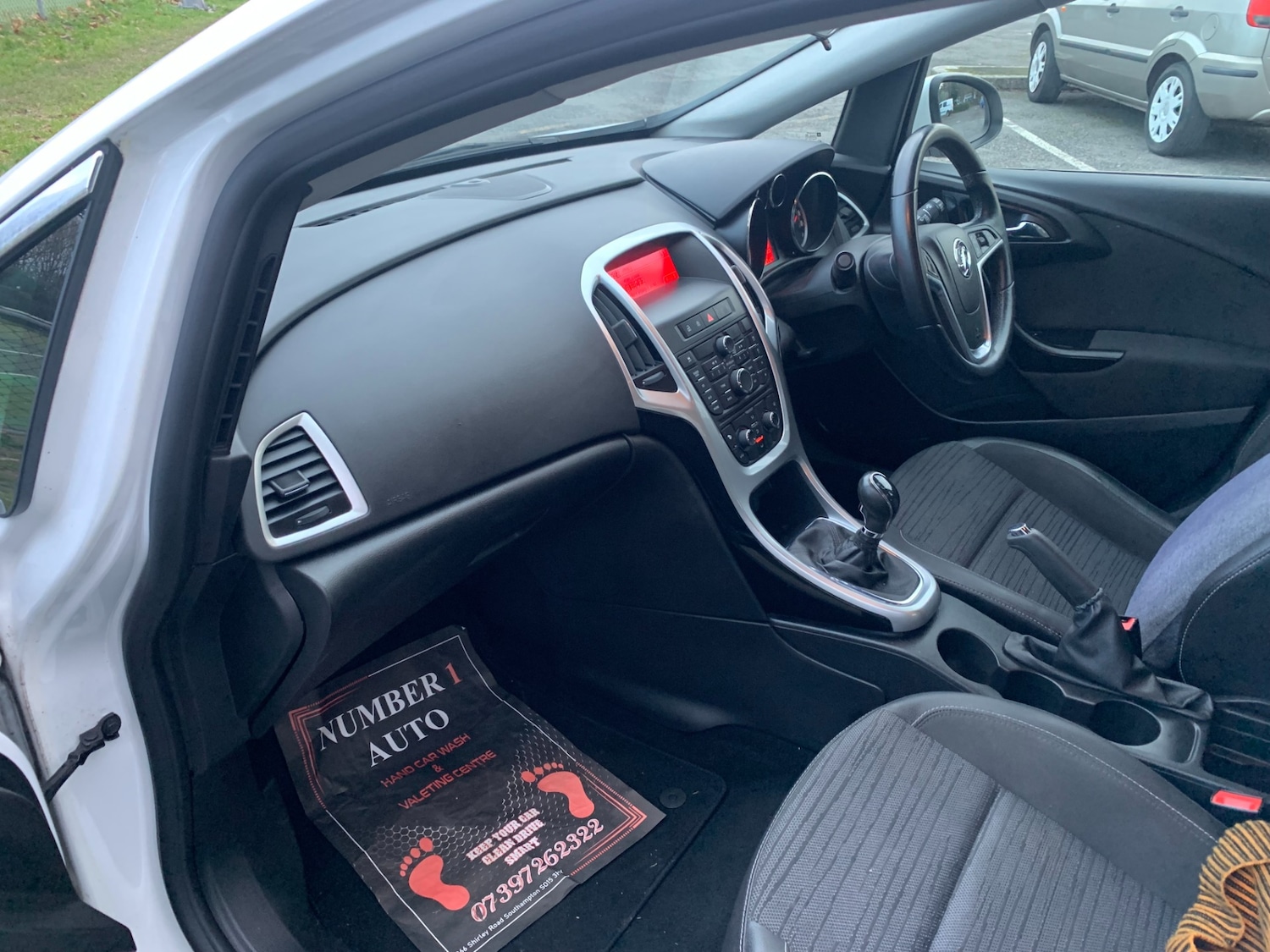 Used Vauxhall Astra 2015 for sale - 77300342: Photo 6