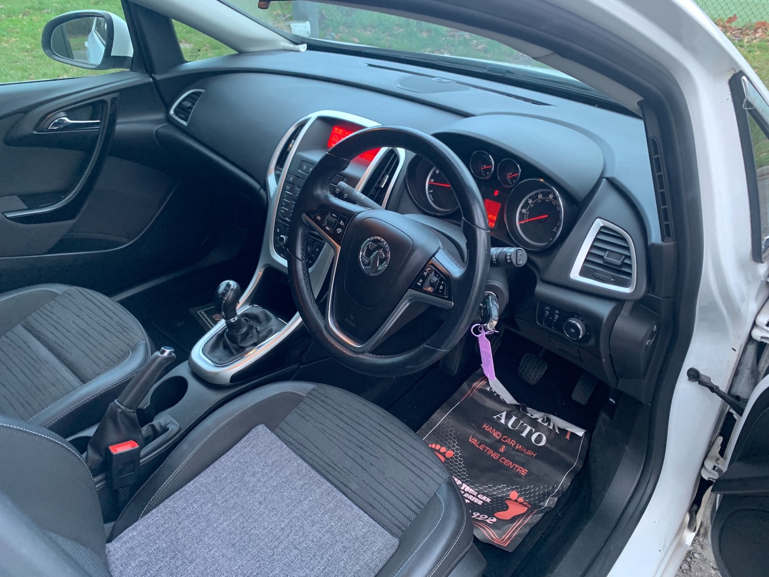 Used Vauxhall Astra 2015 for sale - 77300342: Photo 9