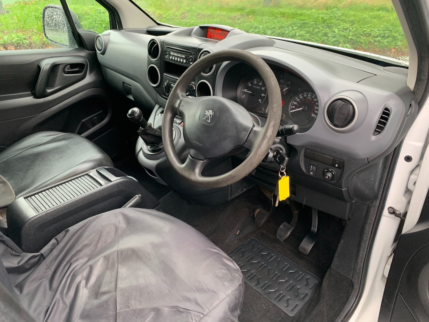 Used Peugeot Partner 2014 for sale - 76322069: Photo 9