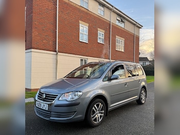 Used Volkswagen Touran 2009 for sale - 77591069: Photo