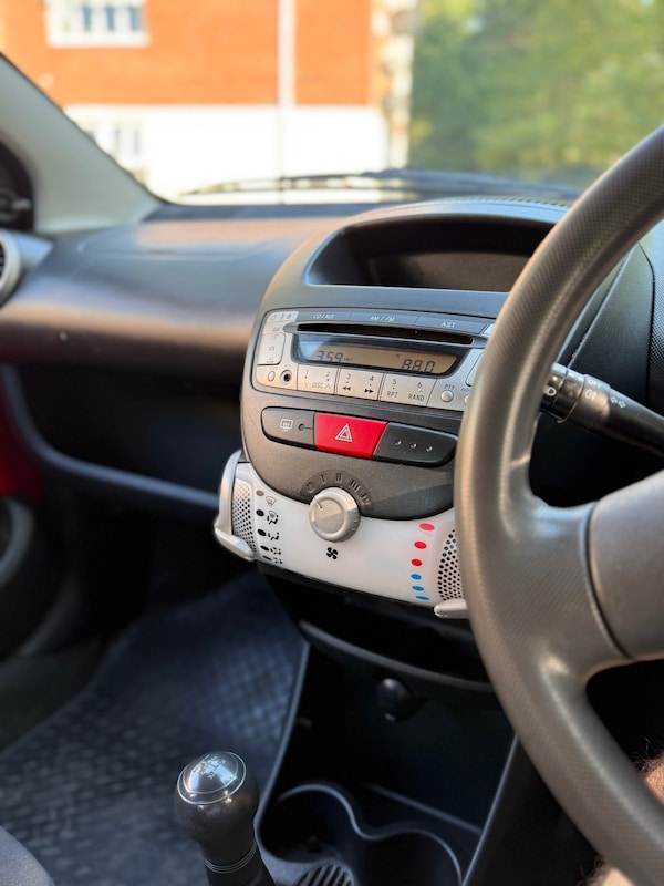 Used Toyota AYGO 2013 for sale - 75655964: Photo 8