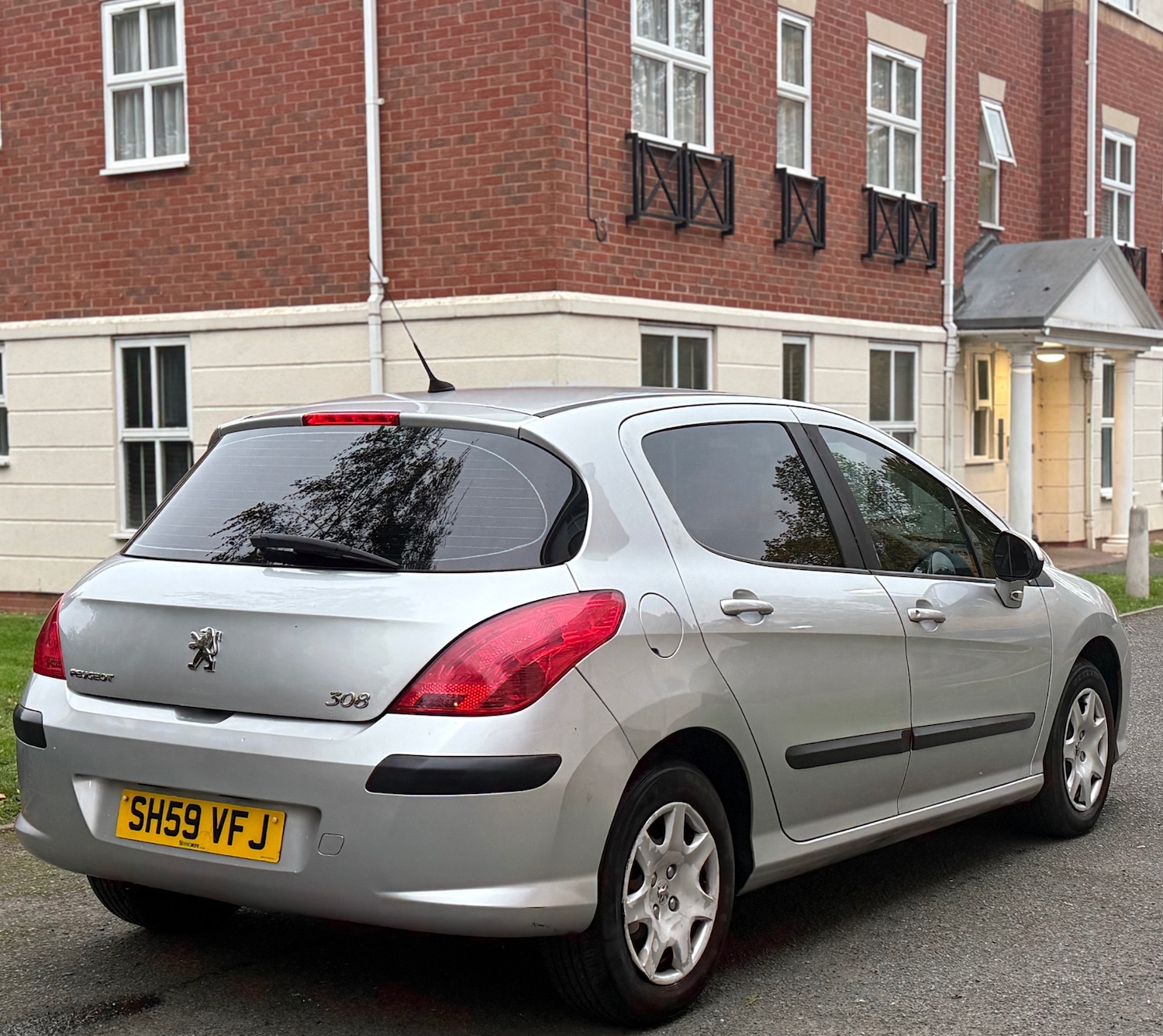 Used Peugeot 308 2010 for sale - 76372406: Photo 5