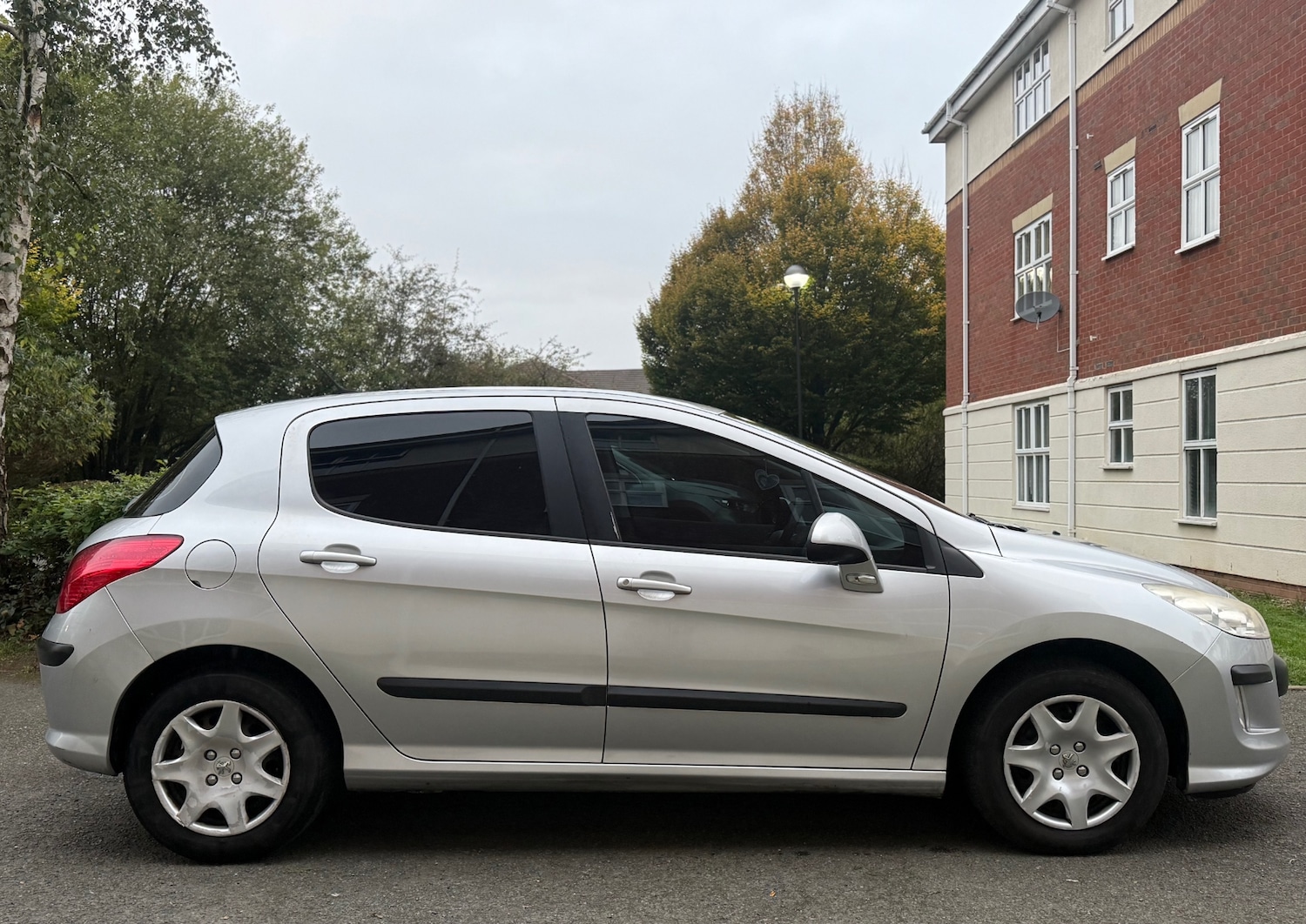 Used Peugeot 308 2010 for sale - 76372406: Photo 6