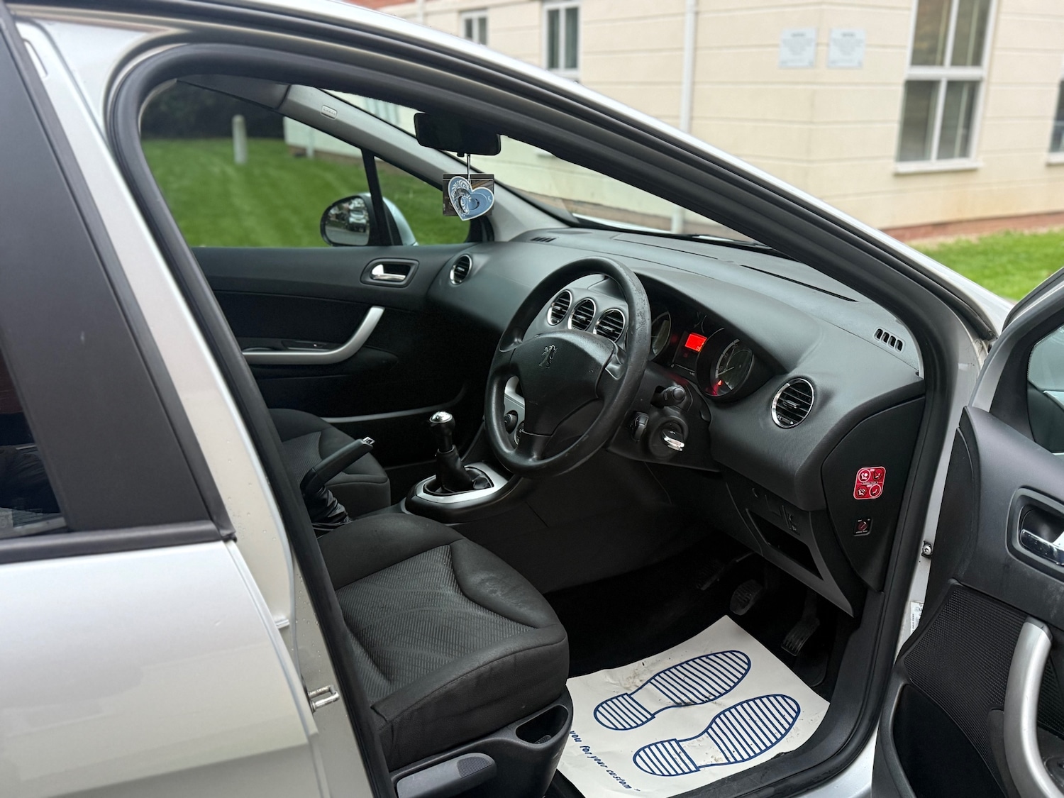 Used Peugeot 308 2010 for sale - 76372406: Photo 7