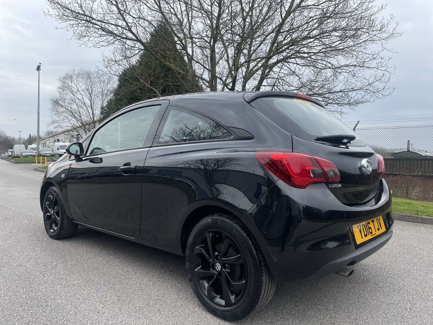 Used Vauxhall Corsa 2016 for sale - 76198731: Photo 2