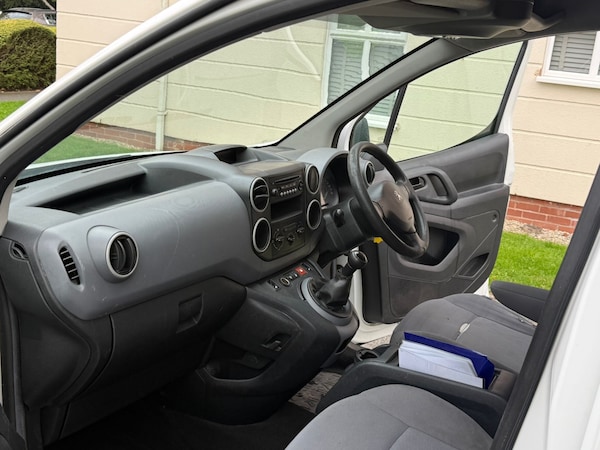 Used Peugeot Partner 2015 for sale - 76253421: Photo 8