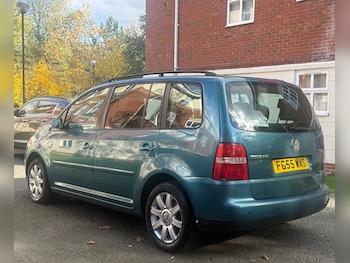 Used Volkswagen Touran 2005 for sale - 76355027: Photo