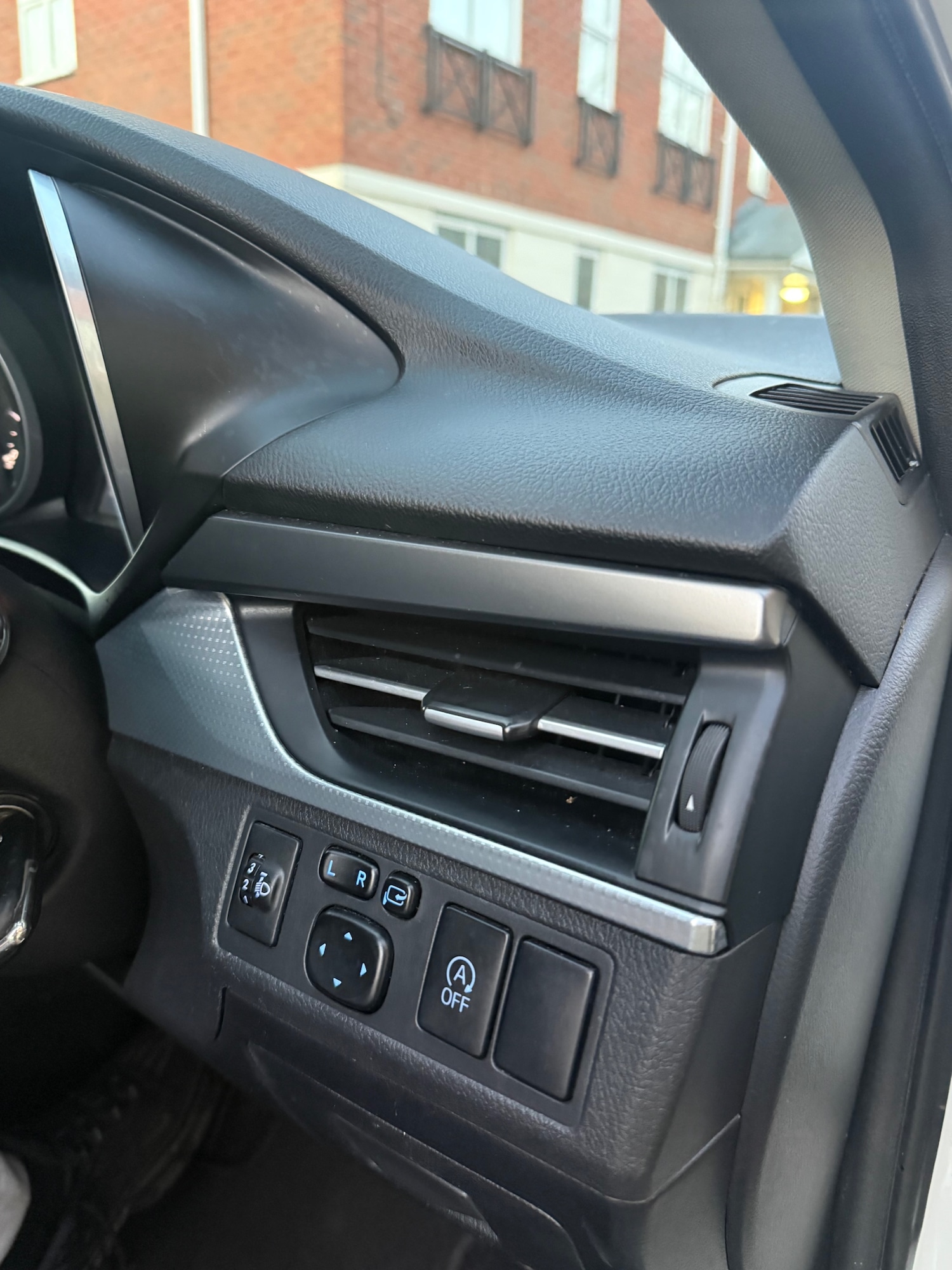 Used Toyota Avensis 2017 for sale - 77364793: Photo 10