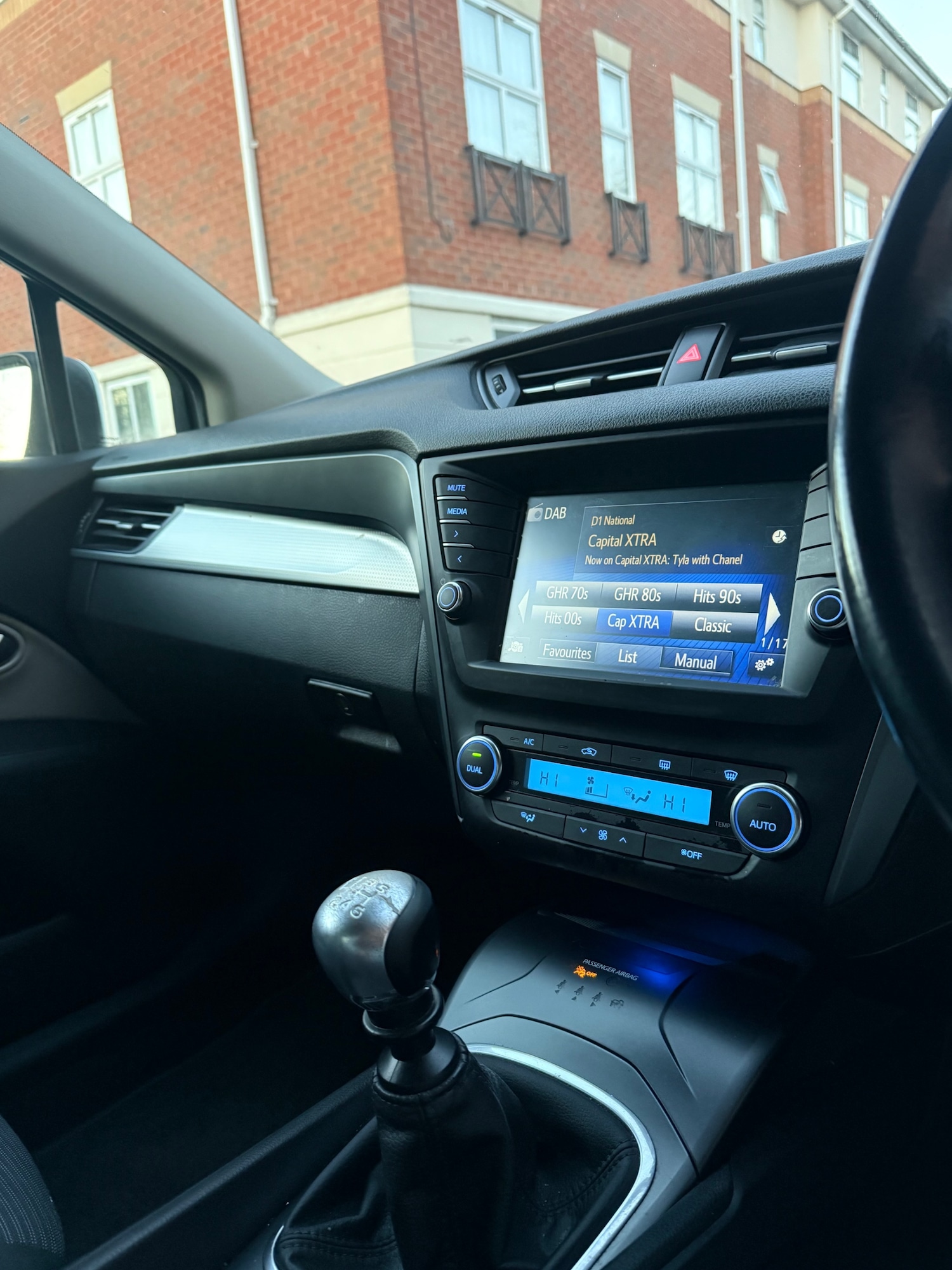 Used Toyota Avensis 2017 for sale - 77364793: Photo 12