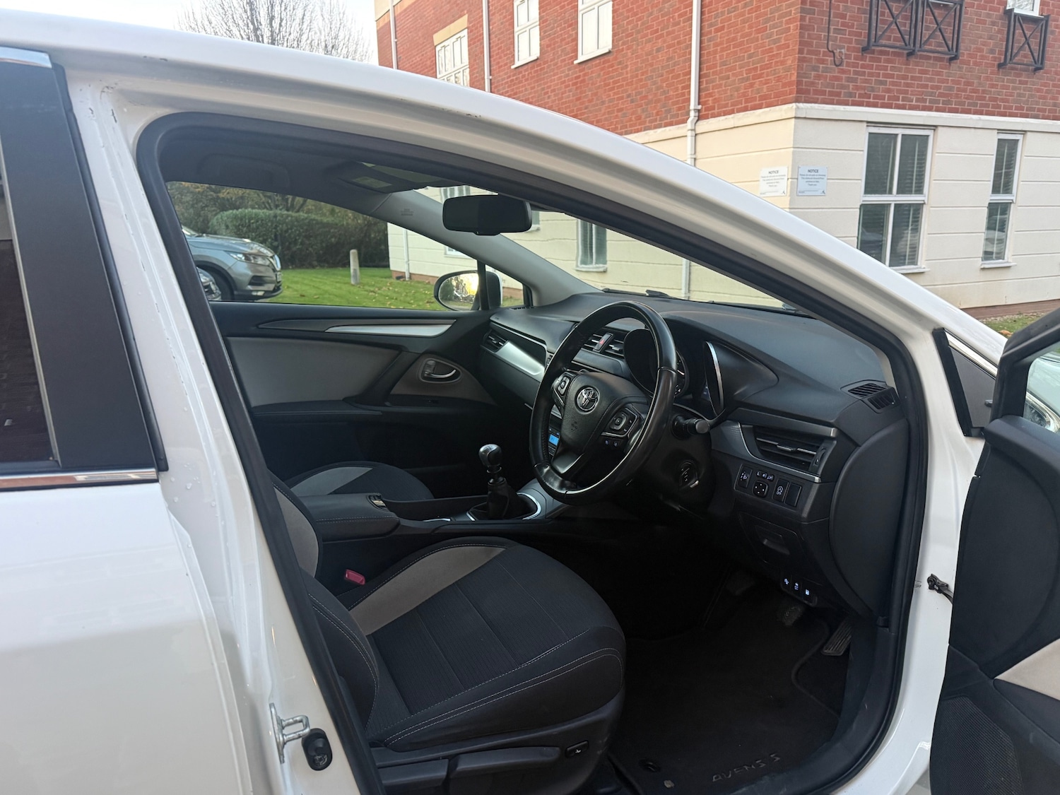 Used Toyota Avensis 2017 for sale - 77364793: Photo 8