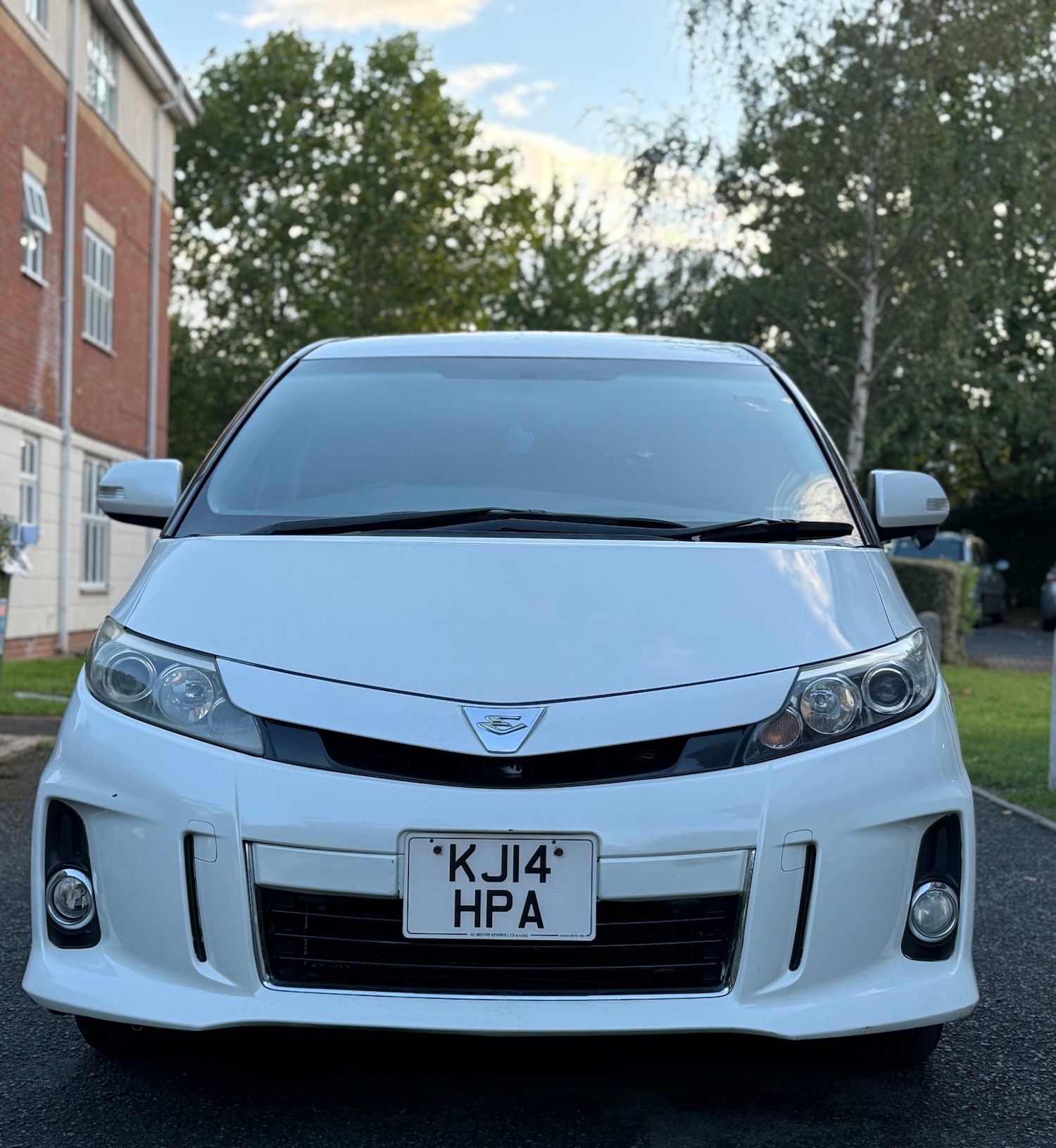 Used Toyota Estima 2021 for sale - 76908289: Photo 2