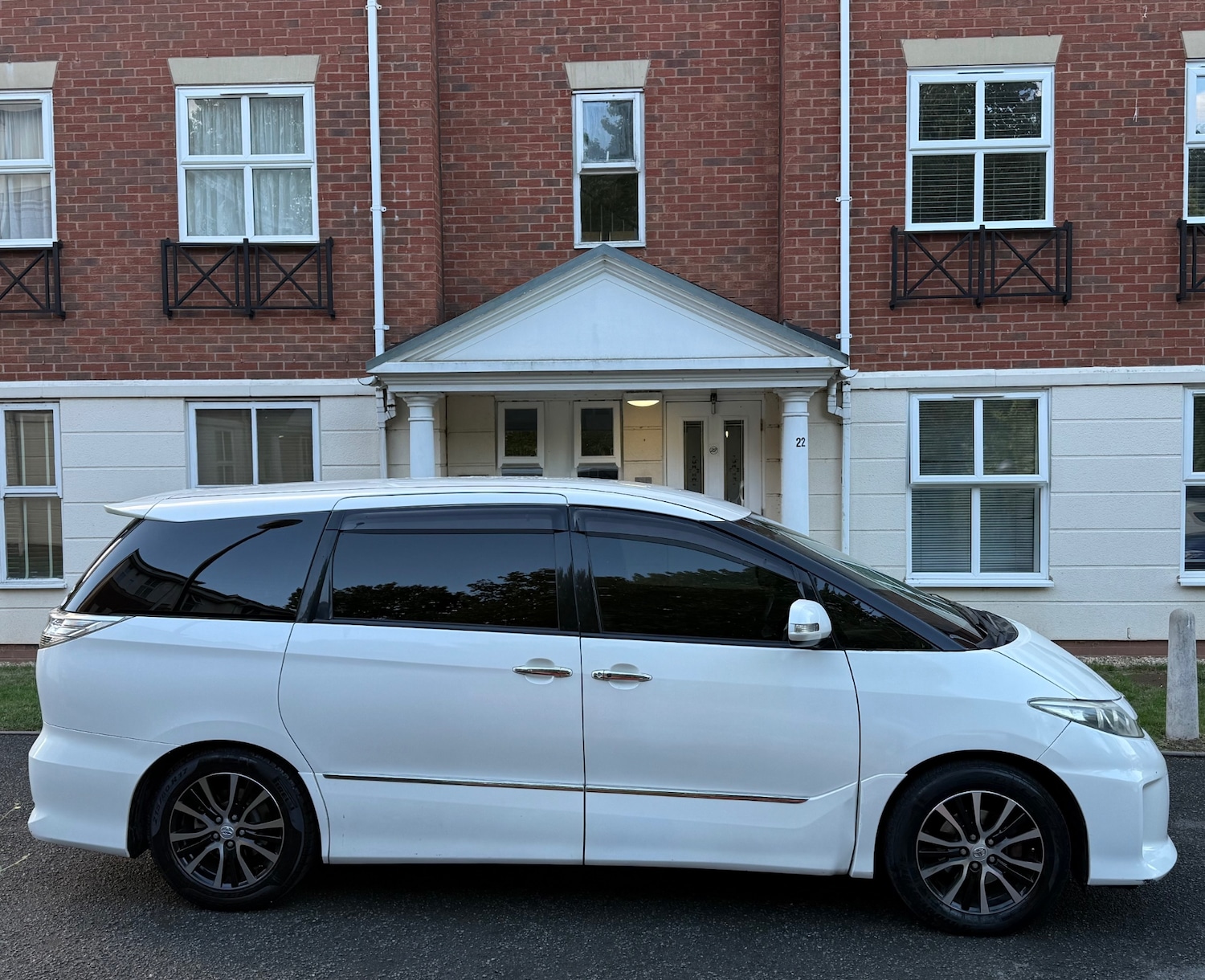 Used Toyota Estima 2021 for sale - 76908289: Photo 8