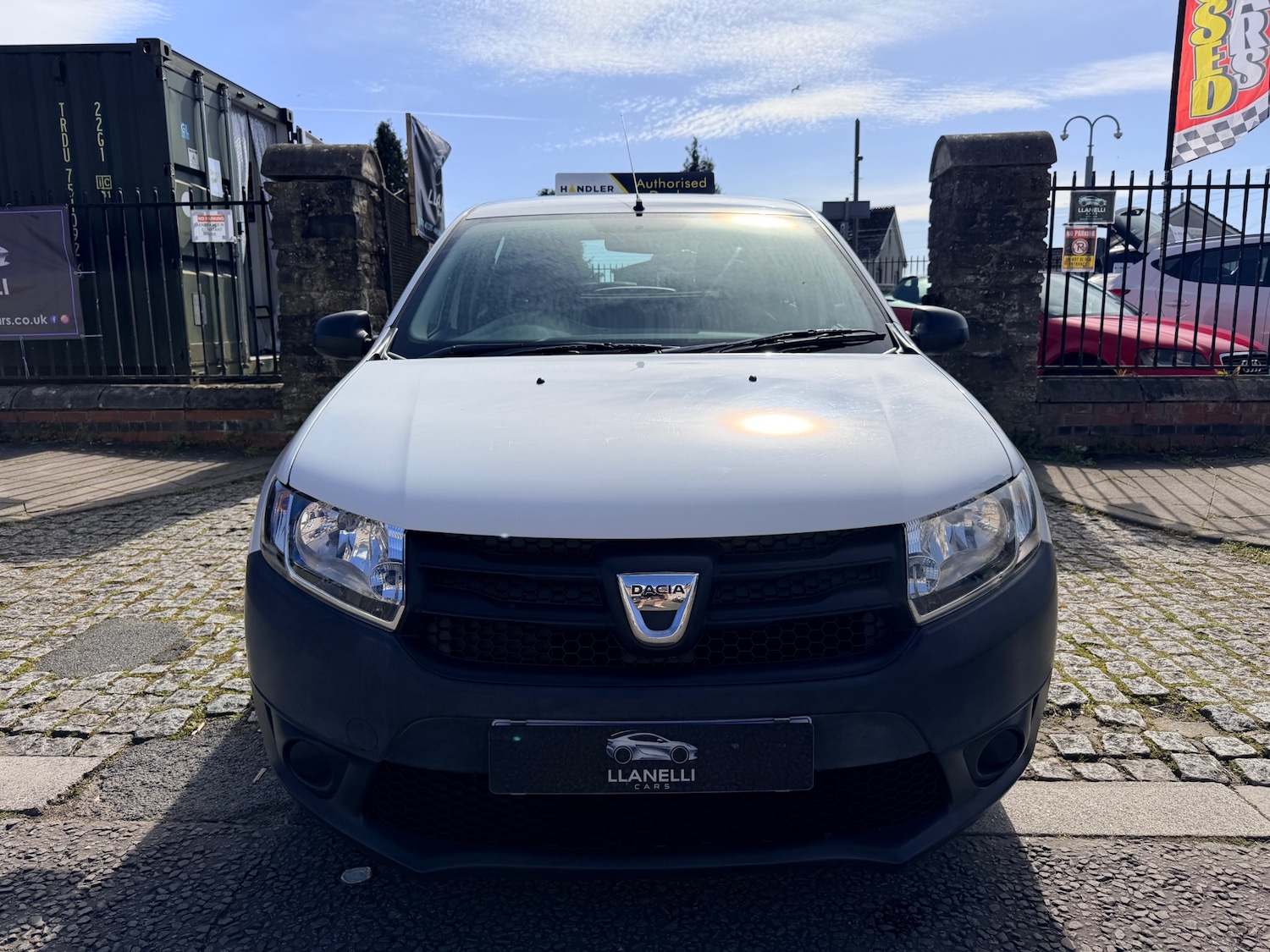 Used Dacia Sandero 2015 for sale - 78146081: Photo 2