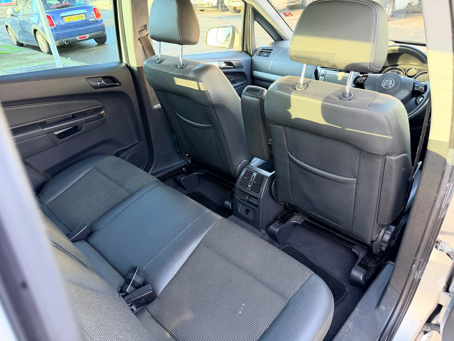 Used Vauxhall Zafira 2010 for sale - 76969594: Photo 19