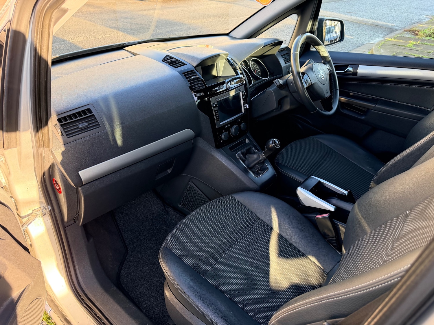 Used Vauxhall Zafira 2010 for sale - 76969594: Photo 22