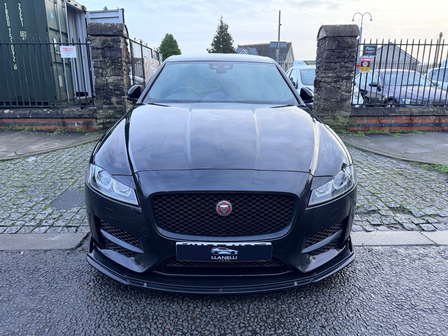 Used Jaguar XF 2017 for sale - 77620410: Photo 2