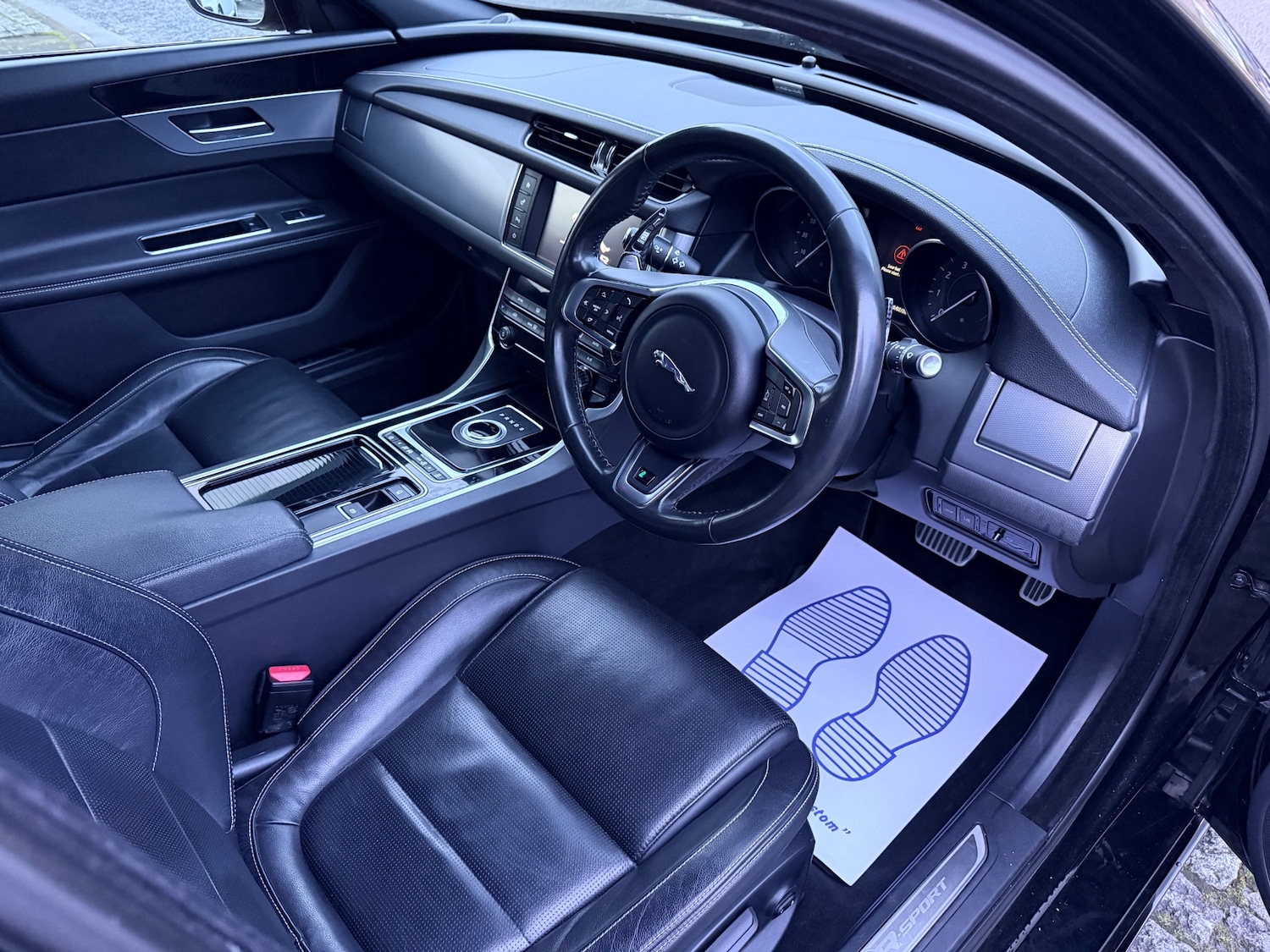 Used Jaguar XF 2017 for sale - 77620410: Photo 33