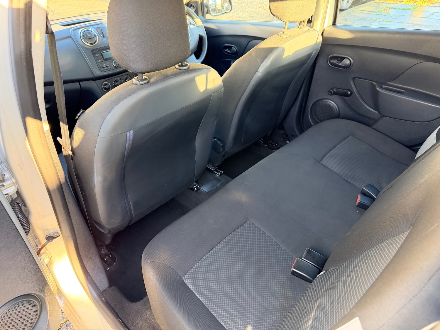 Used Dacia Sandero 2015 for sale - 77100945: Photo 23