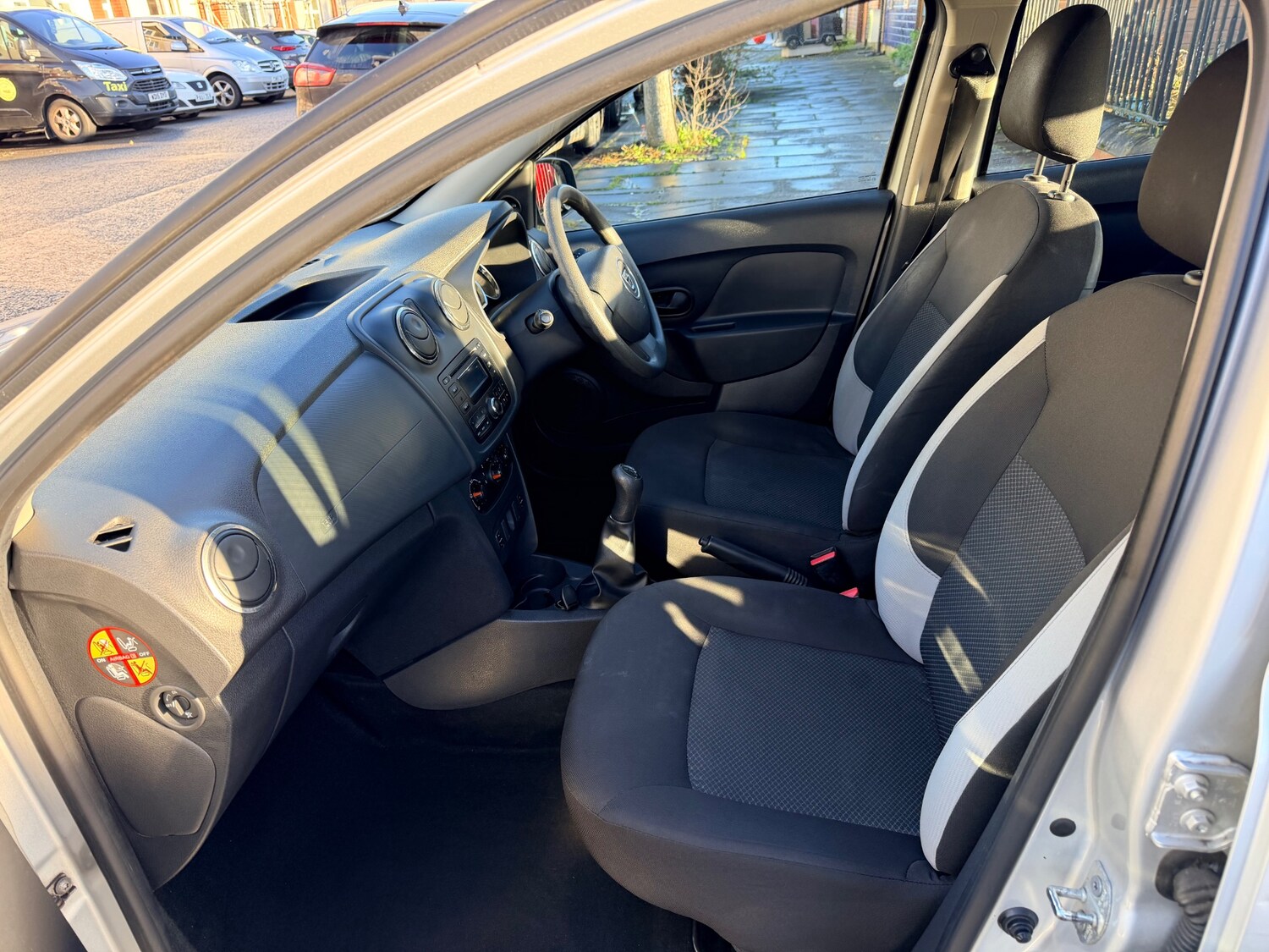 Used Dacia Sandero 2015 for sale - 77100945: Photo 26