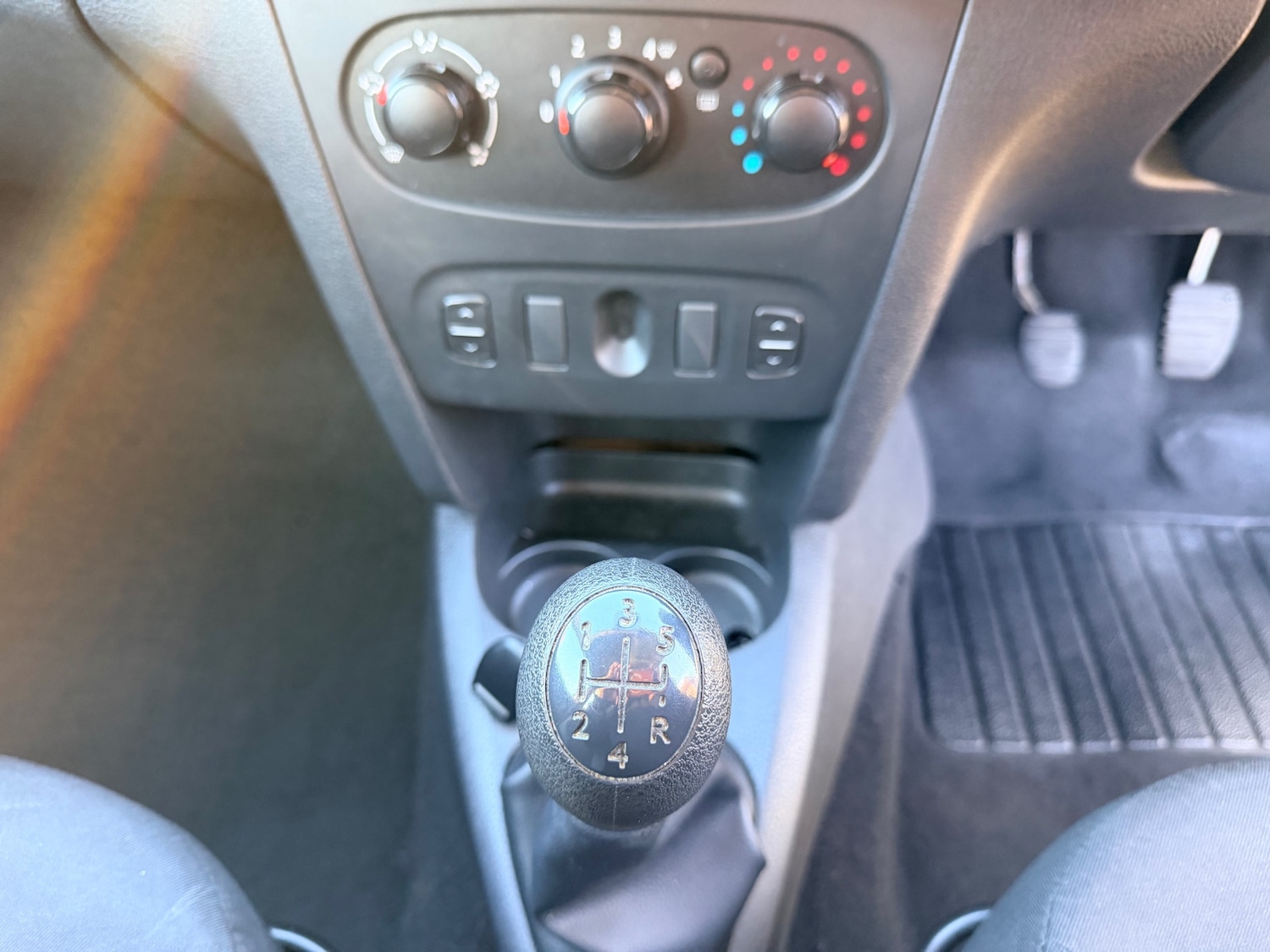 Used Dacia Sandero 2015 for sale - 77100945: Photo 29