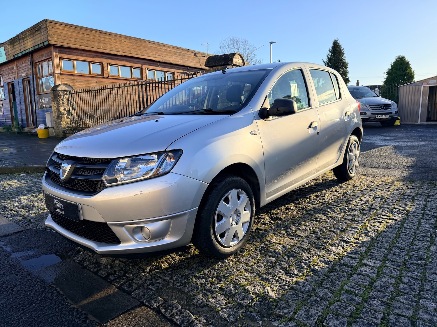 Used Dacia Sandero 2015 for sale - 77100945: Photo 3
