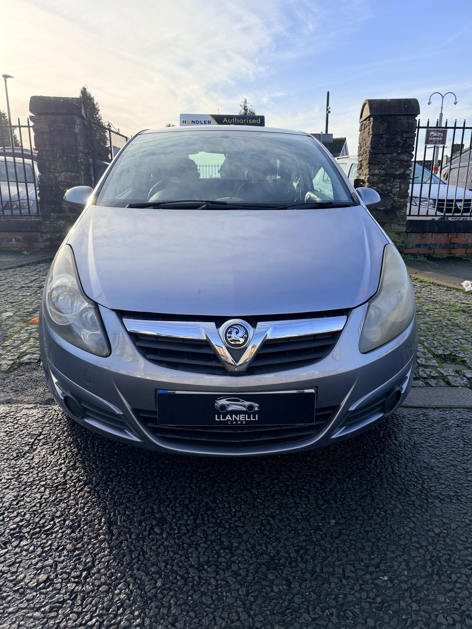 Used Vauxhall Corsa 2010 for sale - 76969072: Photo 2