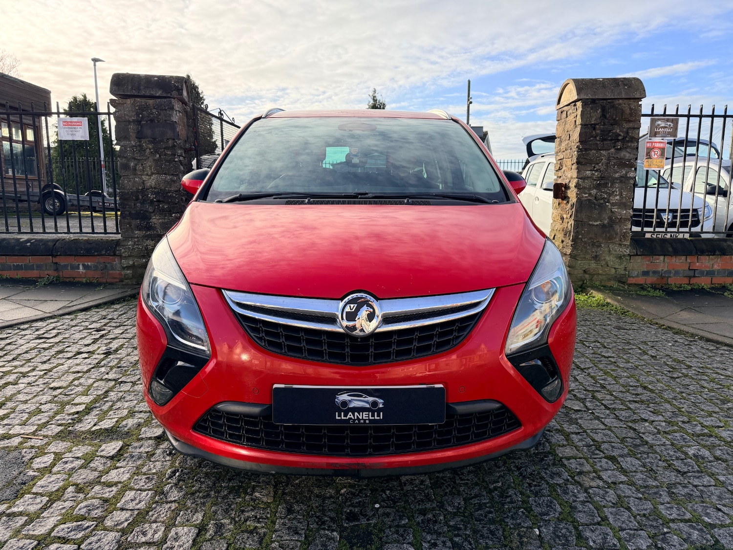 Used Vauxhall Zafira 2015 for sale - 77125996: Photo 2