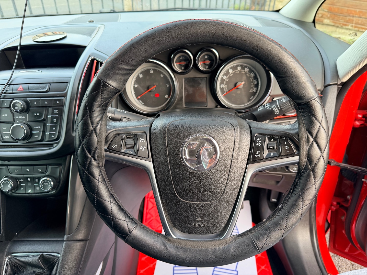 Used Vauxhall Zafira 2015 for sale - 77125996: Photo 33