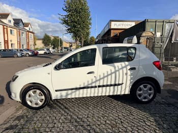 Used Dacia Sandero 2016 for sale - 79817465: Photo
