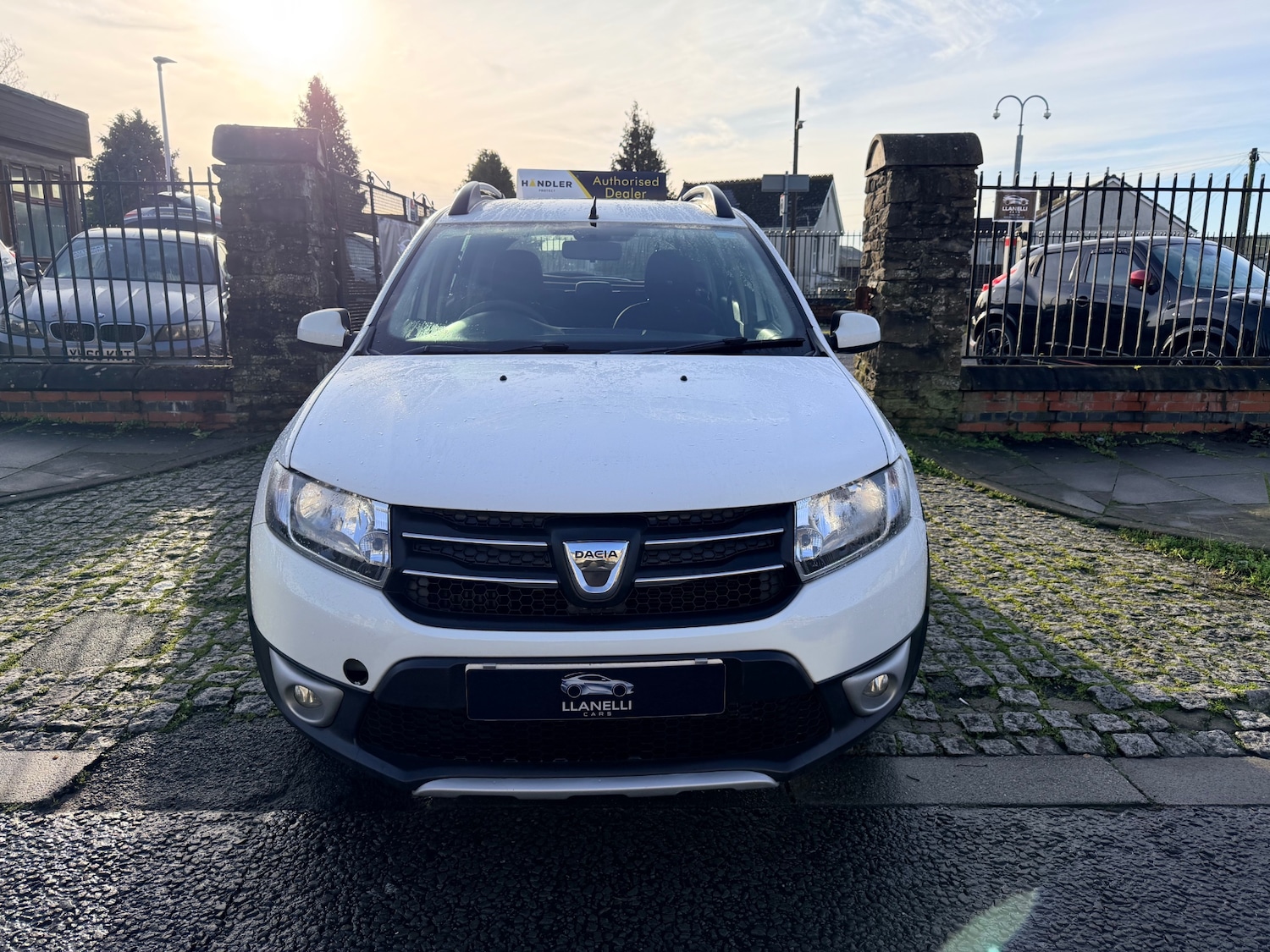 Used Dacia Sandero Stepway 2016 for sale - 76969837: Photo 2