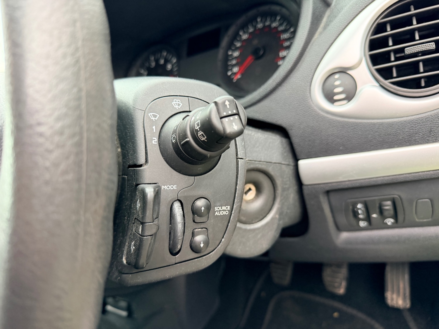 Used Renault Clio 2009 for sale - 77020183: Photo 31