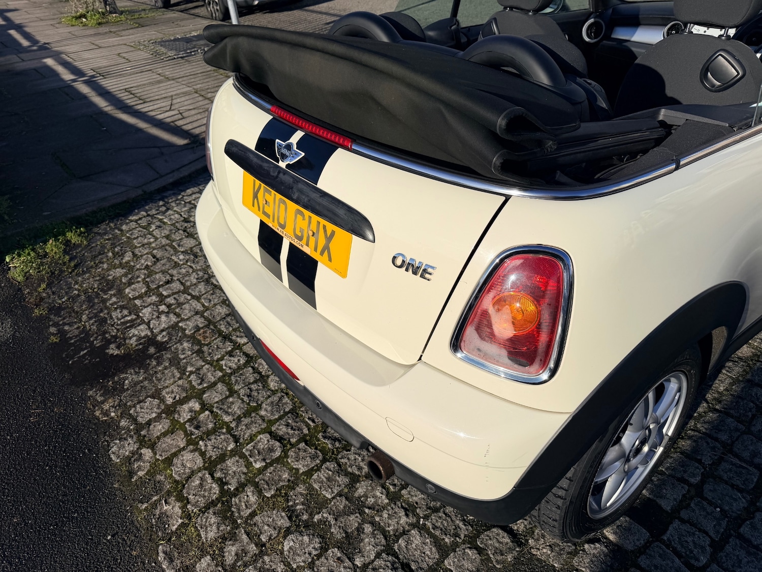 Used MINI Convertible 2010 for sale - 77536257: Photo 16