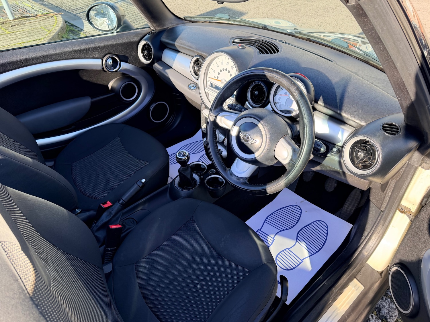 Used MINI Convertible 2010 for sale - 77536257: Photo 20