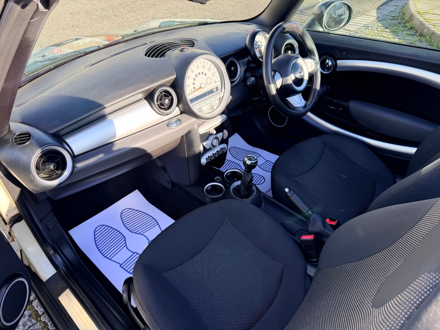 Used MINI Convertible 2010 for sale - 77536257: Photo 26