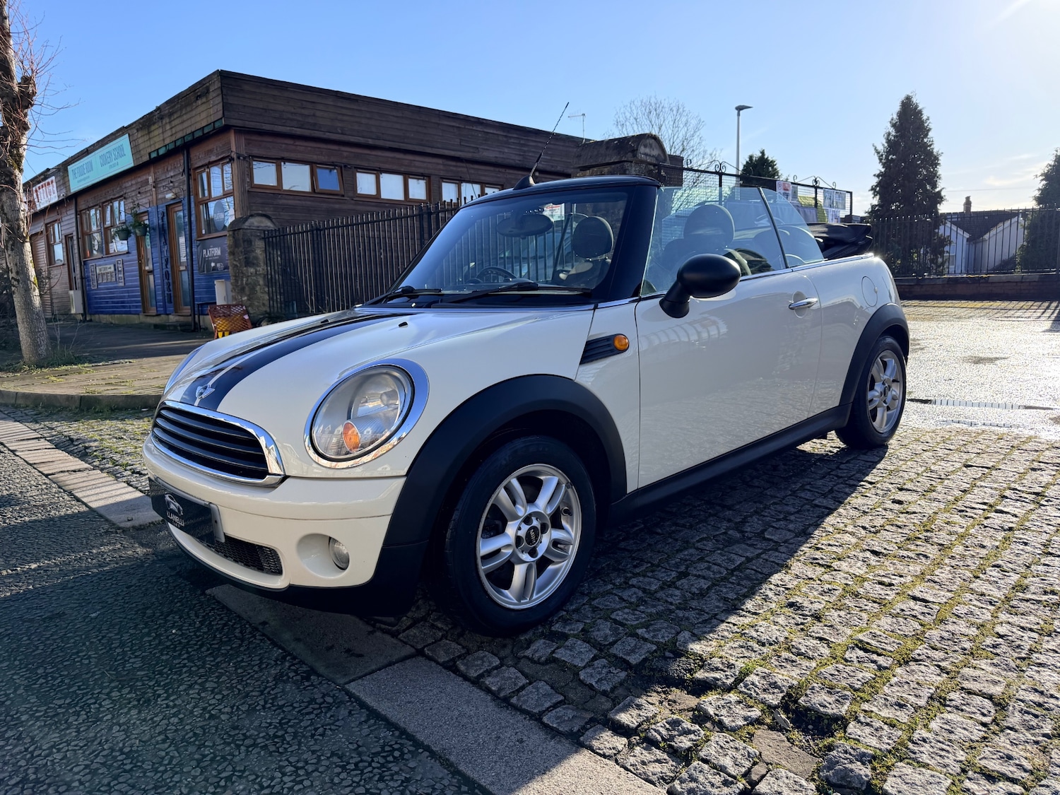 Used MINI Convertible 2010 for sale - 77536257: Photo 3