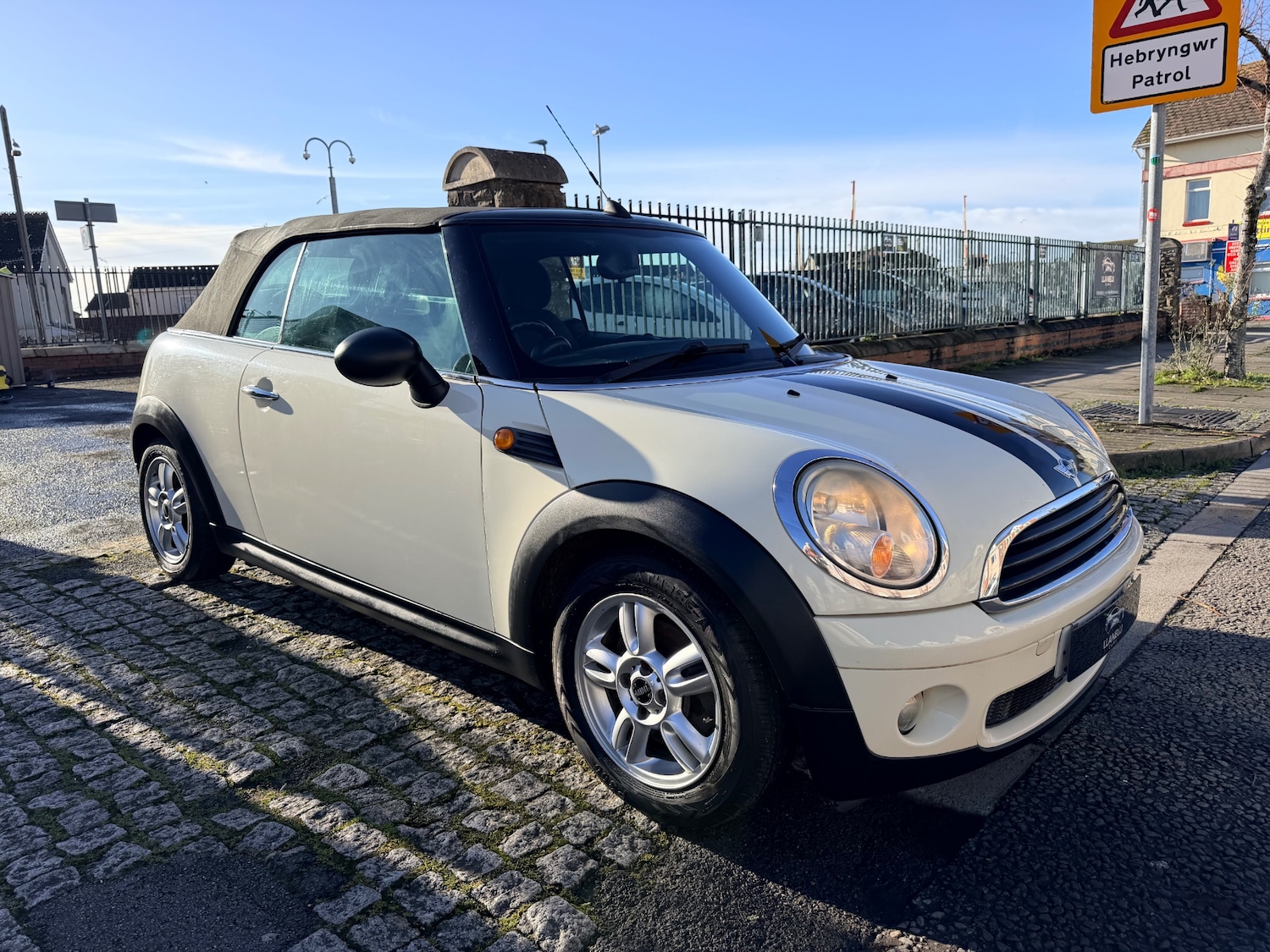 Used MINI Convertible 2010 for sale - 77536257: Photo 33