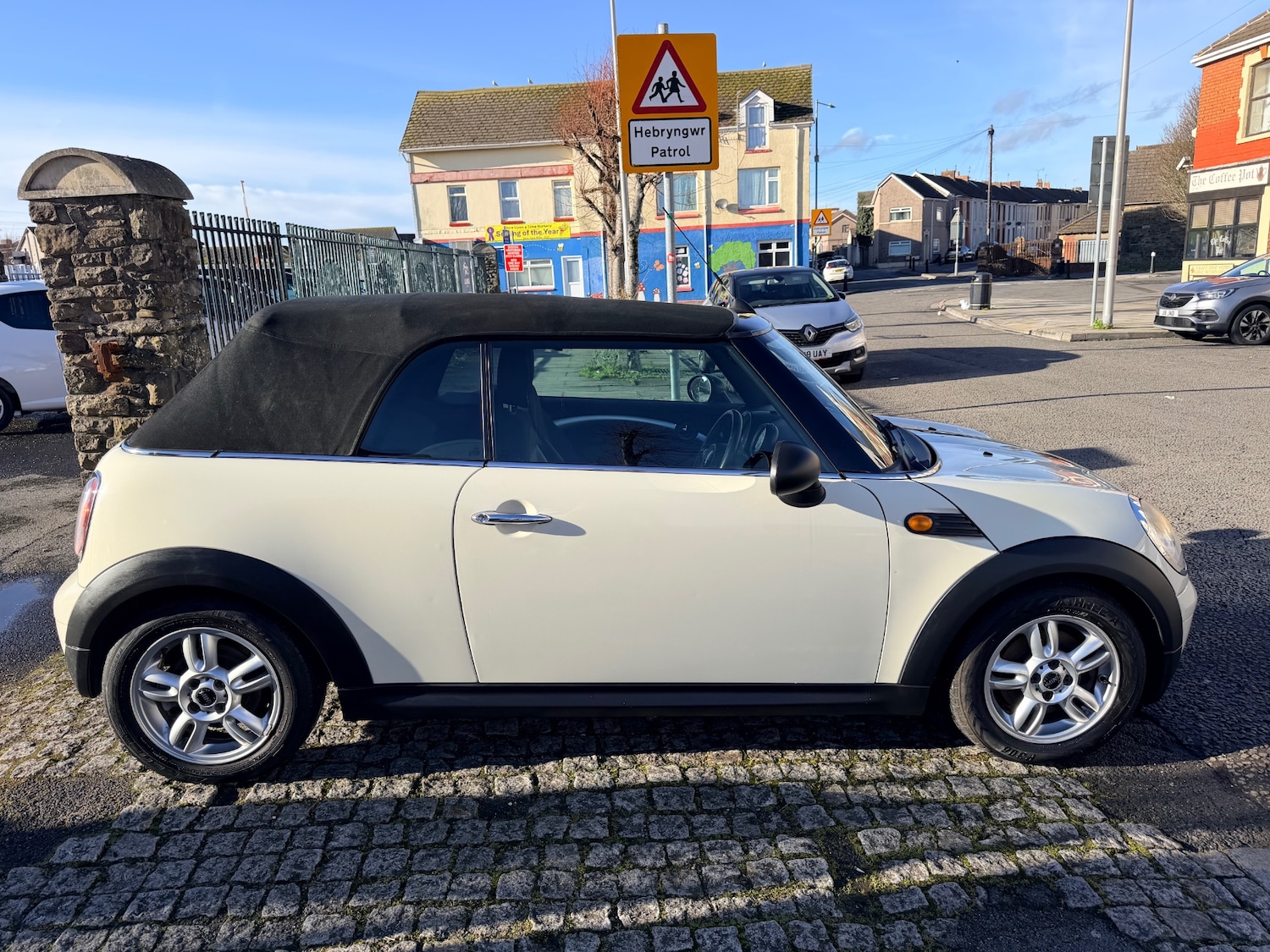 Used MINI Convertible 2010 for sale - 77536257: Photo 38