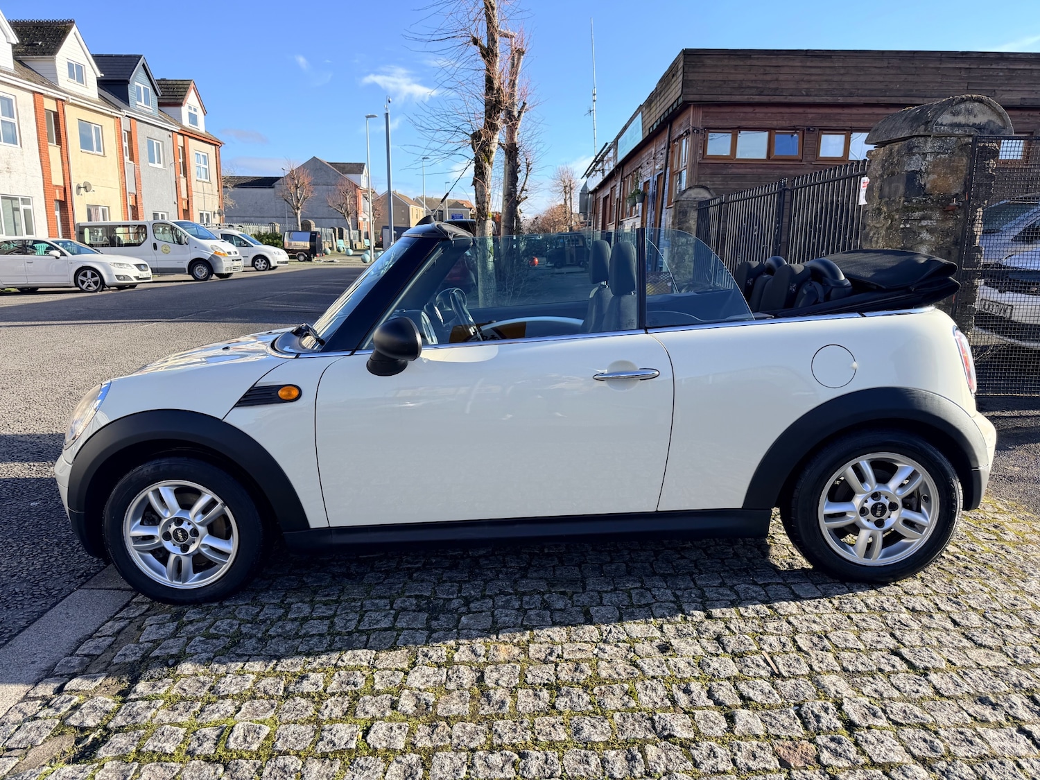 Used MINI Convertible 2010 for sale - 77536257: Photo 4