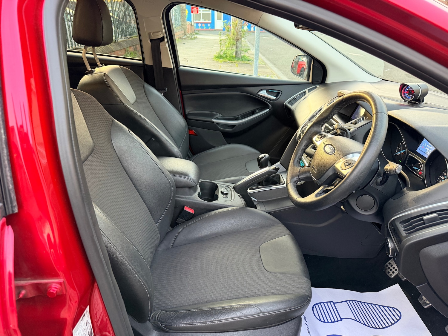 Used Ford Focus 2011 for sale - 77973556: Photo 25