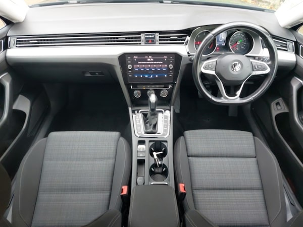 Used Volkswagen Passat 2019 for sale - 76237921: Photo 2