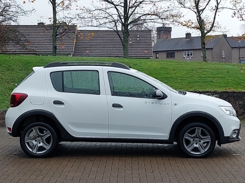 Used Dacia Sandero Stepway 2018 for sale - 76498378: Photo 19