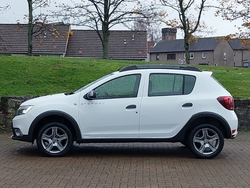 Used Dacia Sandero Stepway 2018 for sale - 76498378: Photo 4