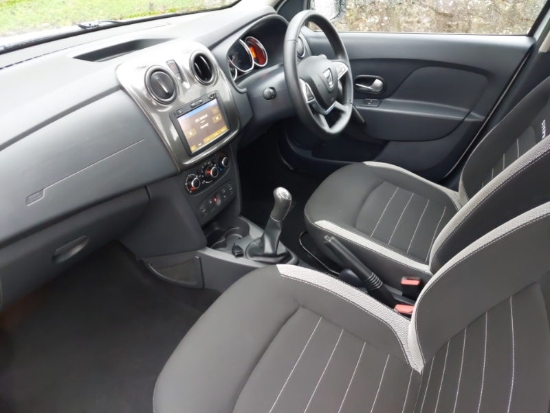 Used Dacia Sandero Stepway 2018 for sale - 76498378: Photo 5