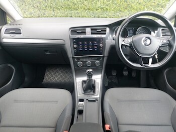Used Volkswagen Golf 2019 for sale - 78441400: Photo