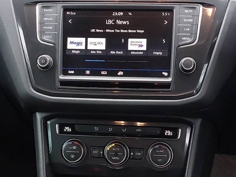 Used Volkswagen Tiguan 2017 for sale - 77611123: Photo 11