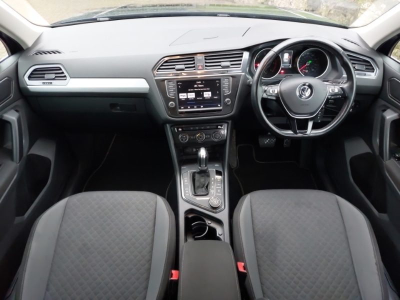 Used Volkswagen Tiguan 2017 for sale - 77611123: Photo 2