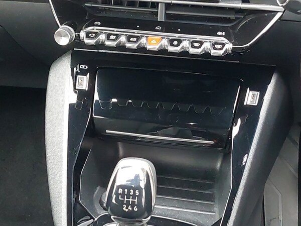 Used Peugeot 2008 2023 for sale - 76221224: Photo 11