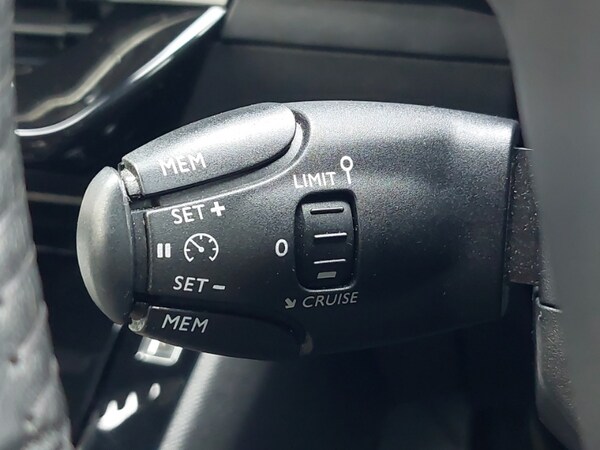 Used Peugeot 2008 2023 for sale - 76221224: Photo 17