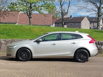 Used Volvo V40 2016 for sale - 78403563: Photo